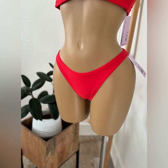 Women'sScoop Front Low-Rise High Leg
Cheeky Bikini Bottom - Wild Fable Red XS - Picture 6 of 6
